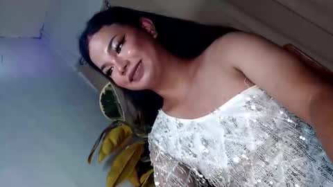 hotsiren101 online show from May 20, 10:45 am