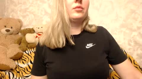 hotsteacher online show from August 3, 2:37 am