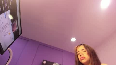 hott_barbie_ online show from December 3, 3:09 am