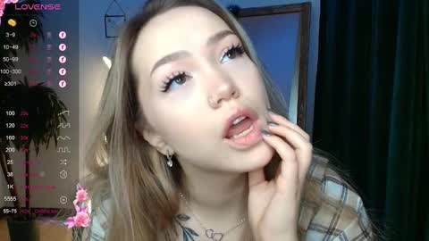 hello Im Eva online show from December 17, 2:23 am