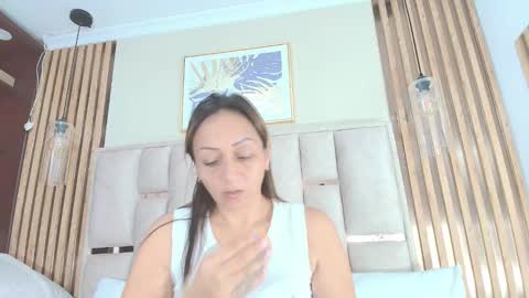 Snapshot of hottest_mature__ chatting on September 21, 12:53 am Natalie  online show from September 21, 12:53 am