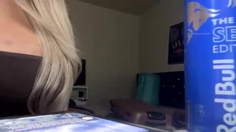 hottie940534 online show from January 15, 12:05 am