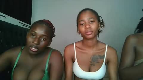 hottie_mistie online show from April 19, 9:06 pm