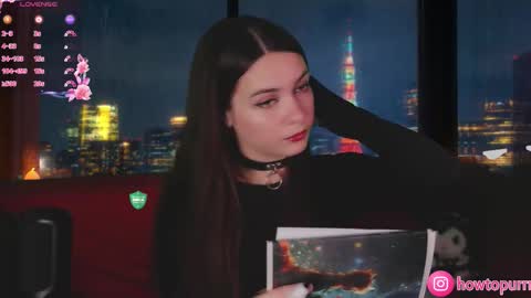 Mia online show from September 16, 5:32 pm