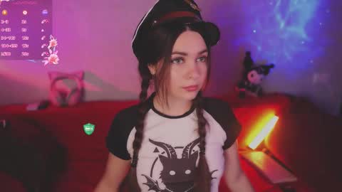 Mia online show from October 7, 5:39 pm