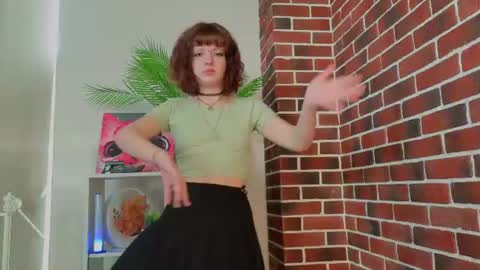 Mona online show from June 19, 5:27 pm