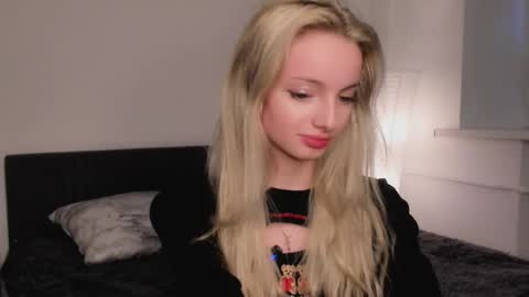 Kate online show from October 2, 2:11 pm