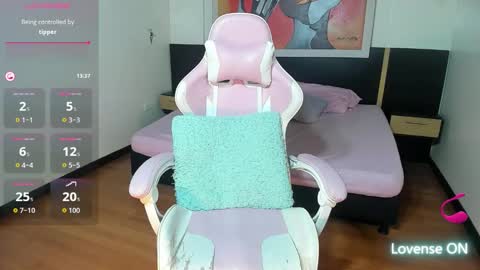 karoll online show from December 5, 7:37 pm