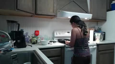 ShortStuff online show from March 18, 8:03 pm