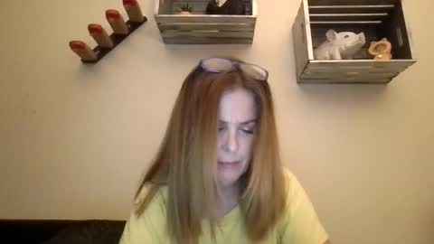 iampoppyy online show from October 23, 11:16 am