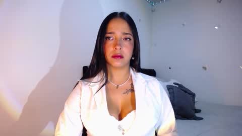 Snapshot of iamroxanne chatting on October 19, 4:14 am Camila online show from October 19, 4:14 am