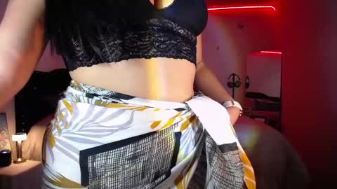 Snapshot of iamroxanne chatting on February 19, 11:25 pm Camila online show from February 19, 11:25 pm