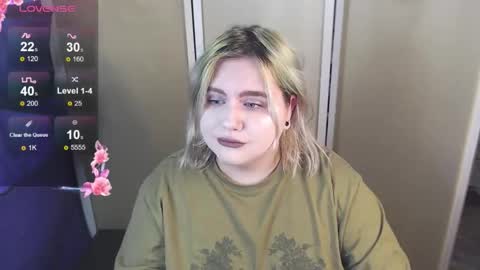 Snapshot of ice_baby01 chatting on October 25, 8:37 pm Alice Bunny666 online show from October 25, 8:37 pm