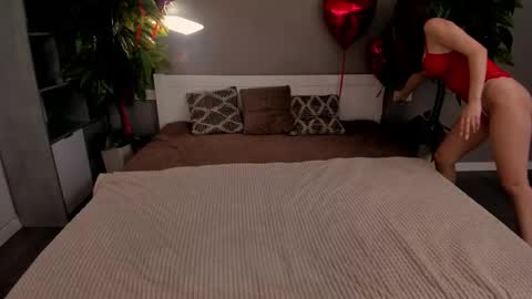 Danielle online show from March 6, 2:29 pm