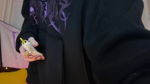 Emmy  help me reach 100 thumbs up online show from April 12, 9:28 pm