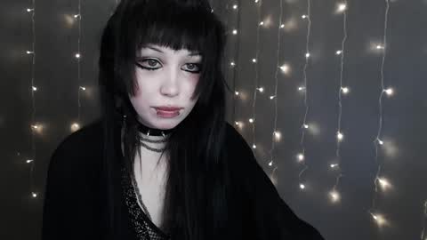 iiiiiiis online show from March 10, 1:26 pm