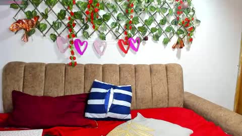 iisabella11 online show from March 15, 5:53 am