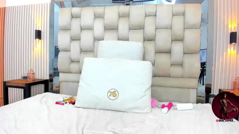 ikia lopez online show from September 20, 7:45 pm