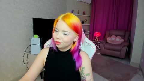 Roxy online show from June 4, 7:51 pm