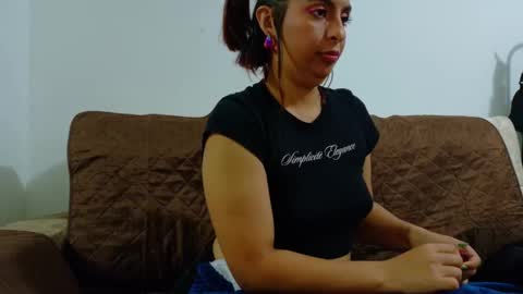 Snapshot of im_anna_ chatting on October 7, 8:57 pm im_anna_ online show from October 7, 8:57 pm