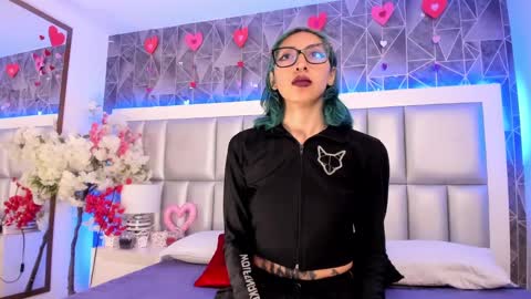  Im Gaia online show from February 21, 1:22 pm