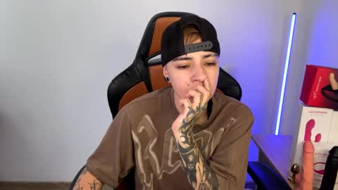 Laia online show from March 4, 8:05 pm