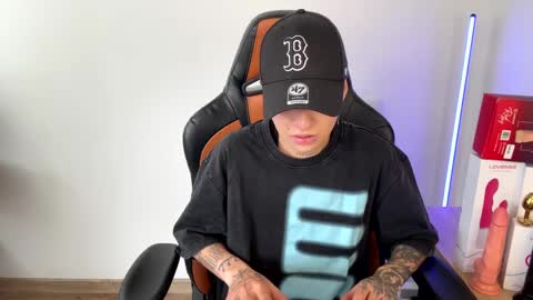 Laia online show from February 22, 8:15 pm