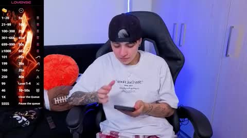 Laia online show from November 28, 10:35 pm