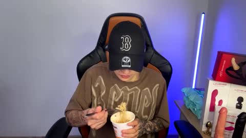 Laia online show from March 6, 8:48 pm