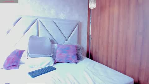 Manu  online show from October 18, 12:52 pm