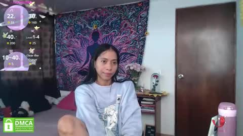 Cutie pie online show from June 4, 4:44 pm