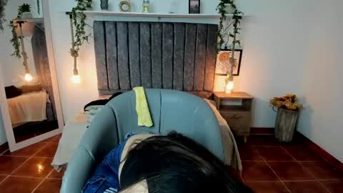 im_tulipan online show from May 27, 1:57 am