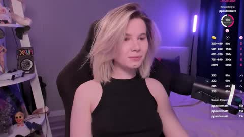 Mia online show from March 21, 11:37 am