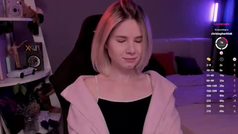 Mia online show from February 22, 11:22 am