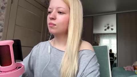 Lola online show from March 1, 9:20 am