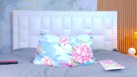 LITTLE AINHOA  online show from November 24, 7:49 pm