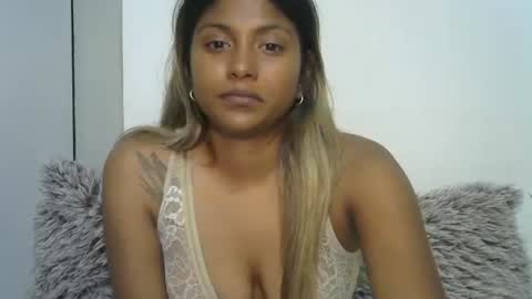 indianqtpie6 online show from November 6, 6:36 pm