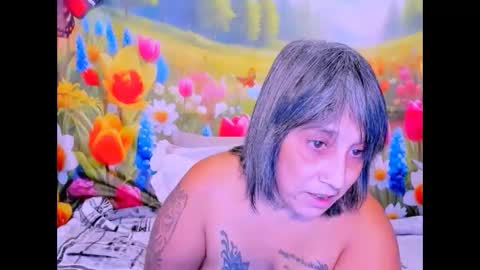 indianroxy27 online show from April 12, 1:14 pm