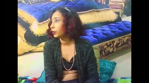 indiansexybutt4u2luv online show from July 7, 7:23 am