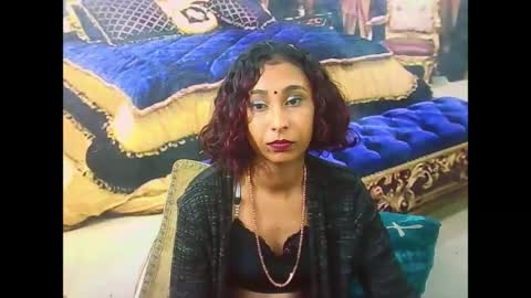 indiansexybutt4u2luv online show from July 7, 6:47 am