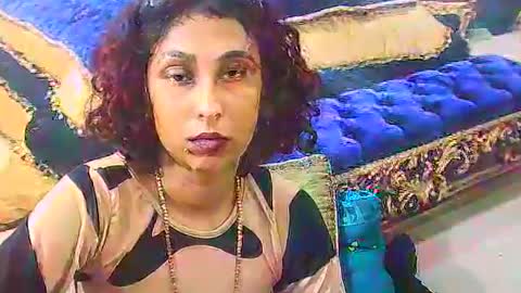 indiansexybutt4u2luv online show from July 13, 7:09 am