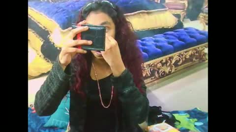 indiansexybutt4u2luv online show from July 4, 7:15 am