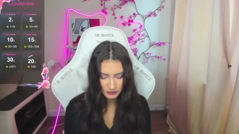 Adel online show from December 5, 6:35 am