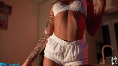 Snapshot of informal_ chatting on September 17, 11:58 pm MAL ---  online show from September 17, 11:58 pm