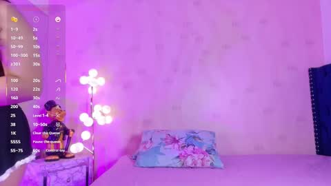 innocenthazel online show from February 6, 3:43 am