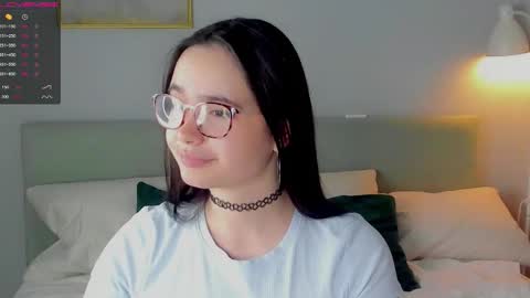 Snapshot of iralascola chatting on October 23, 1:11 am Mia online show from October 23, 1:11 am