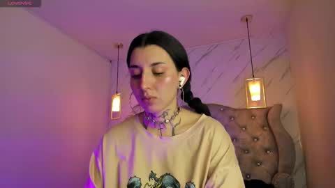 iris_77 online show from December 16, 7:20 pm