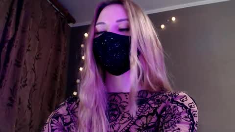 Lily online show from March 26, 6:09 pm