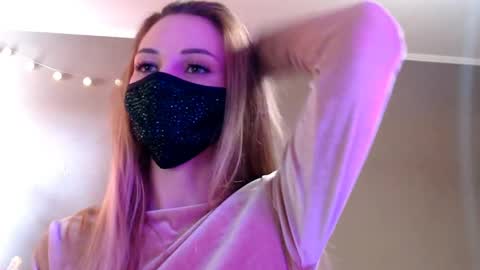 Lily online show from April 12, 2:31 pm