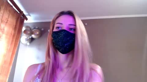 Lily online show from November 23, 11:45 am